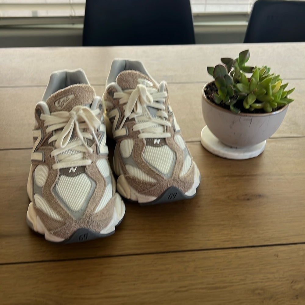new balance 9060 size 8.5 driftwood